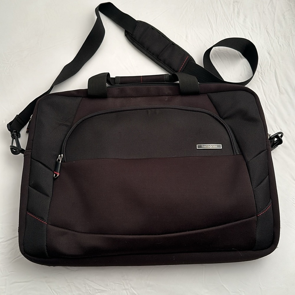 Samsonite black soft padded laptop bag